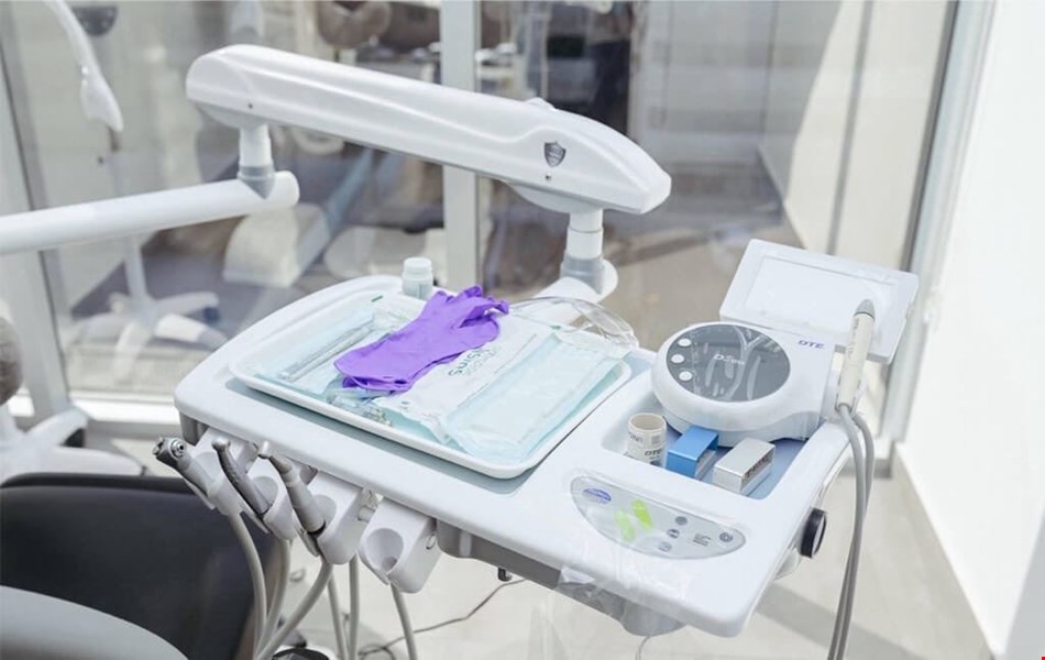 Dr. Implant Dentist 4